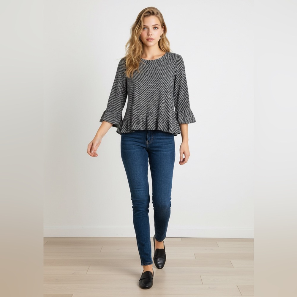 Ann Taylor top crewneck with small butterfly sleeves and ruffle hem.  Size: M